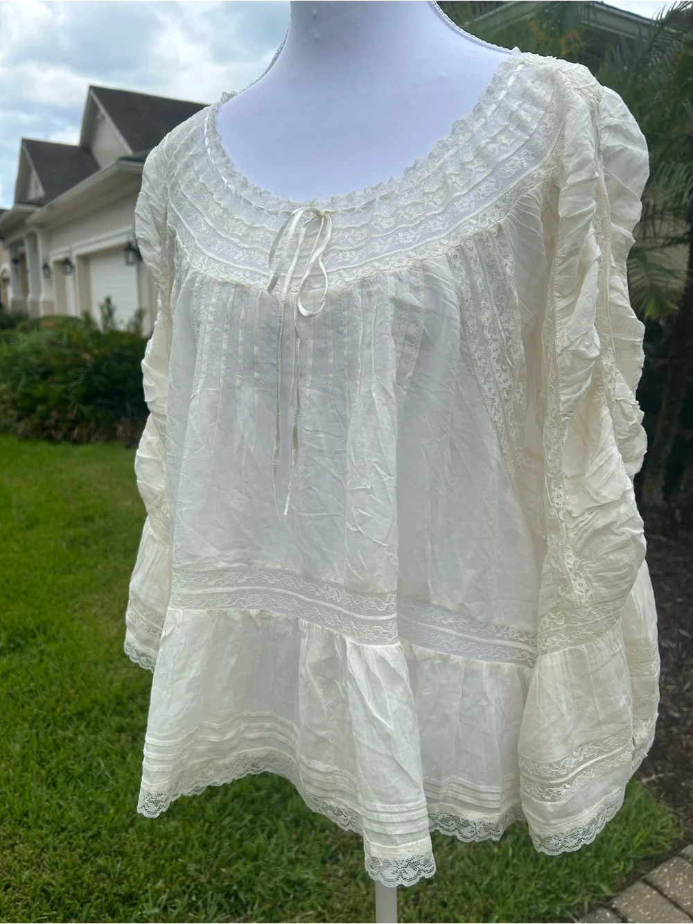 NWT🌷(M) Free People She’s a Romantic Boat Neck Bell Sleeve Lace Paneling Blouse